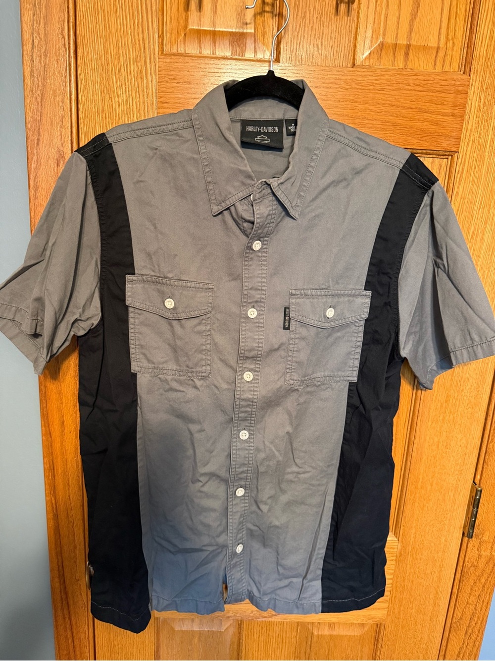 Harley-Davidson Men’s Gray and Black Short Sleeve Button Shirt - Picture 1 of 3